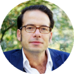 Portrait Bild von Oliver Rabbat dem Cannabis Anwalt